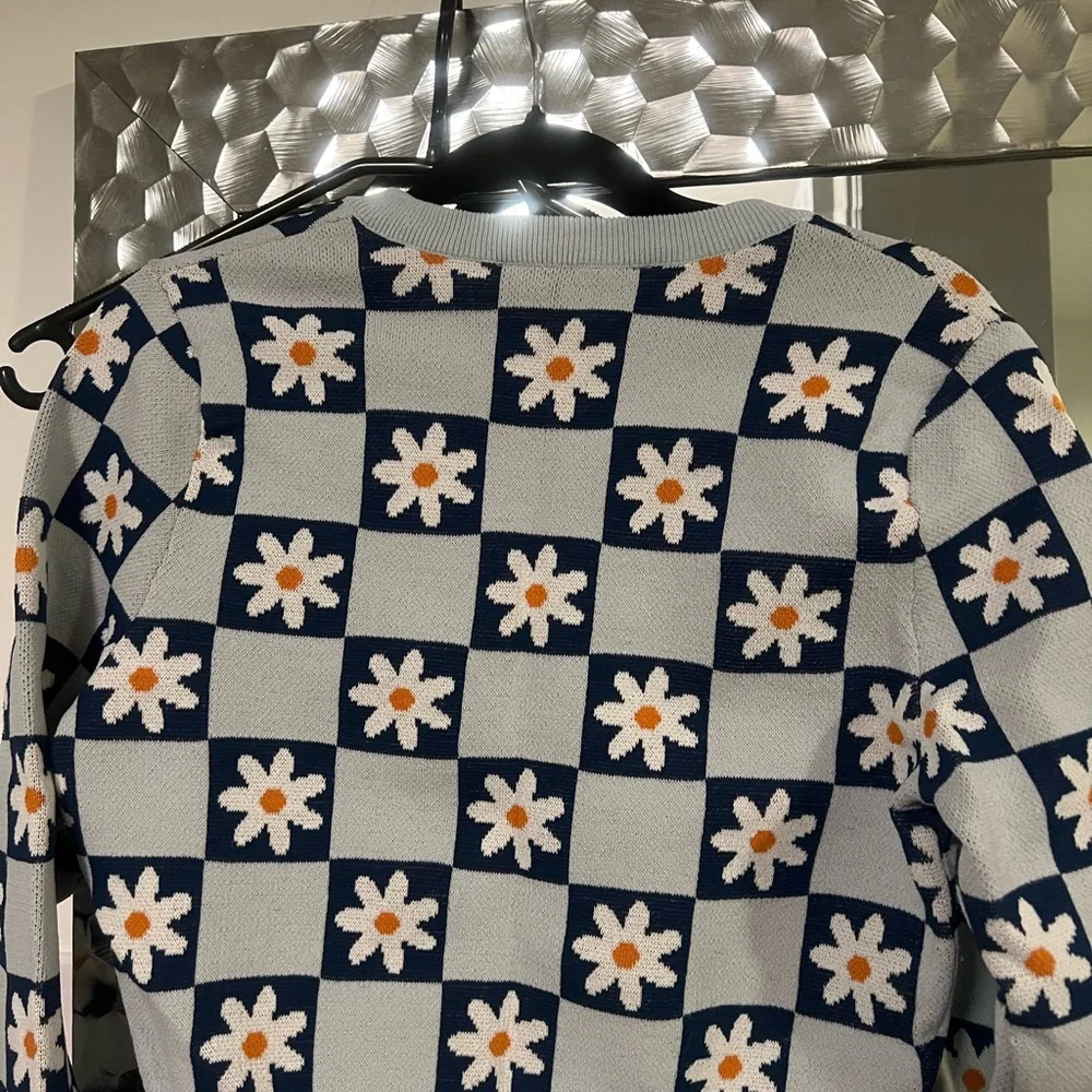 Zara Navy and Gray Floral Cardigan - Picture 4 of 12